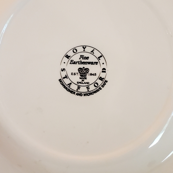 Royal Stafford Blue and White Earthenware Plate - Picture 5 of 6